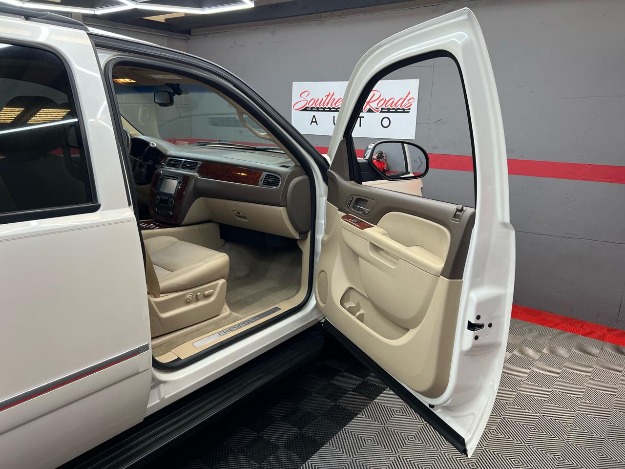Chevrolet Suburban LTZ 1500 4WD 2012