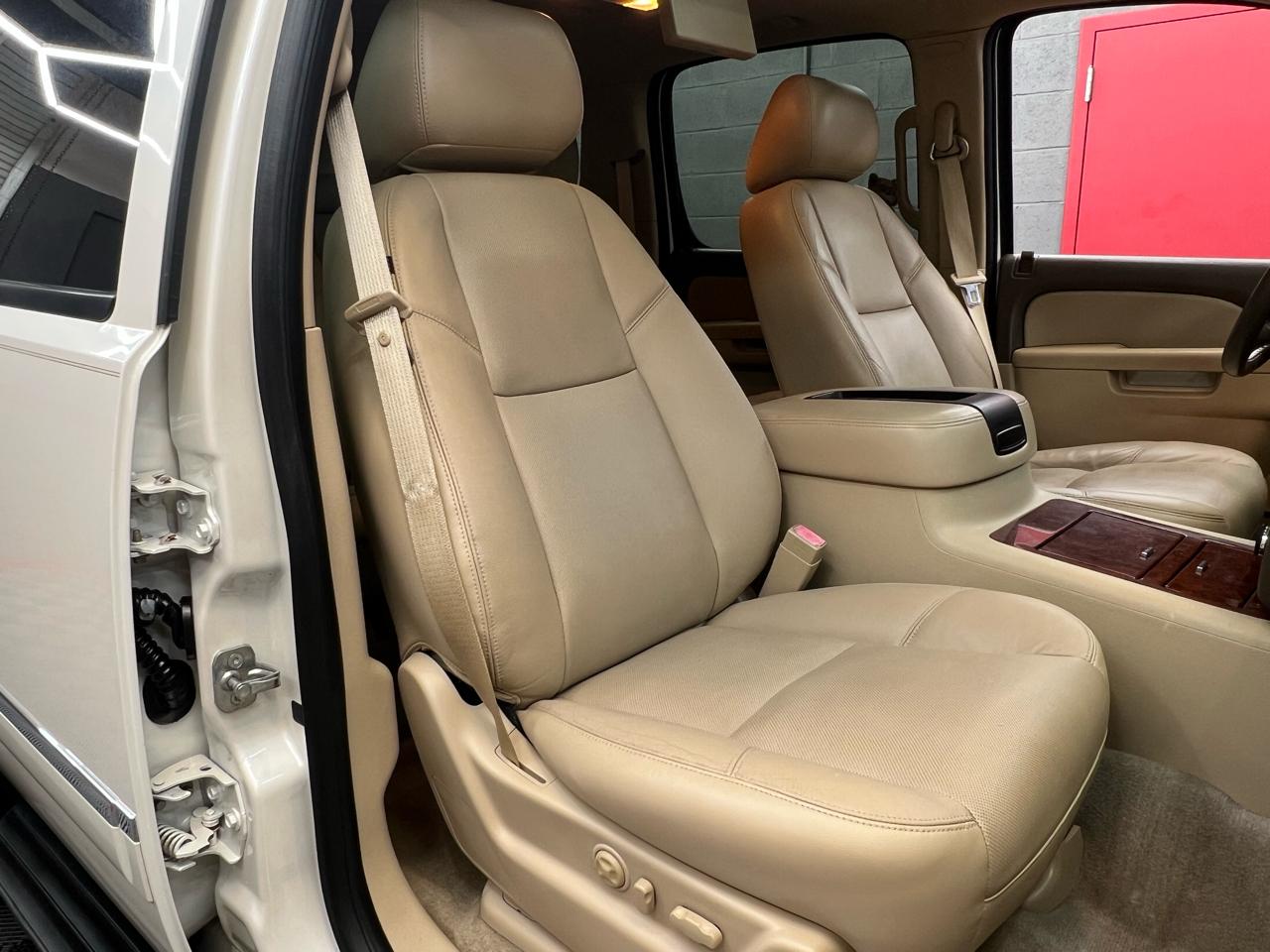 Chevrolet Suburban LTZ 1500 4WD 2012