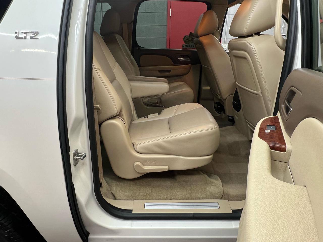 Chevrolet Suburban LTZ 1500 4WD 2012