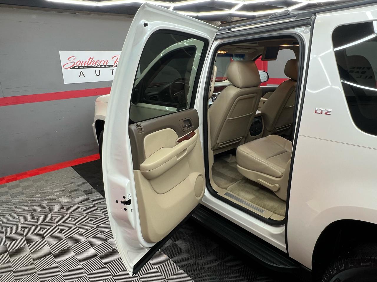 Chevrolet Suburban LTZ 1500 4WD 2012