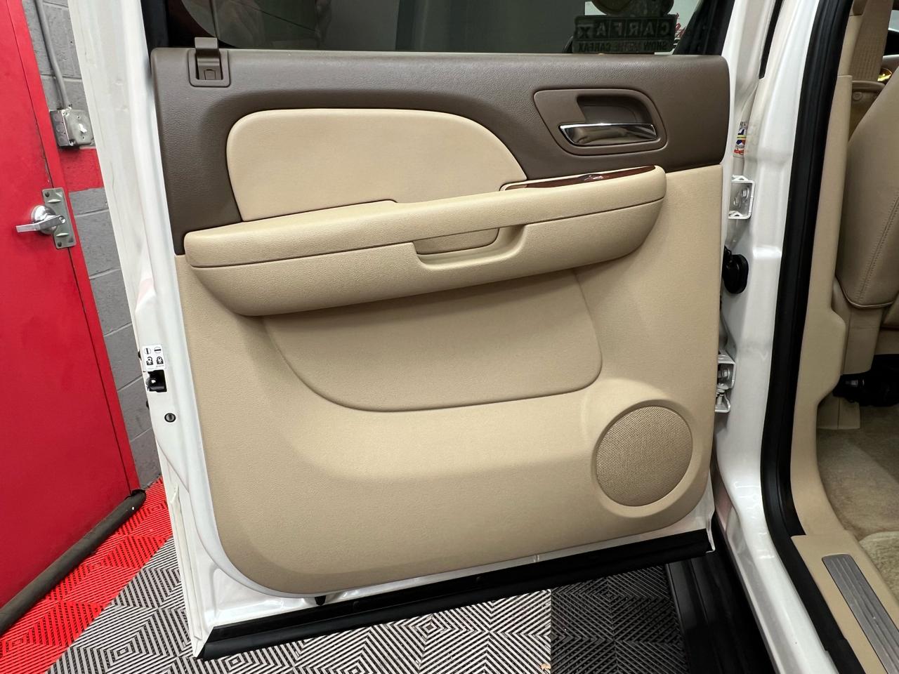 Chevrolet Suburban LTZ 1500 4WD 2012