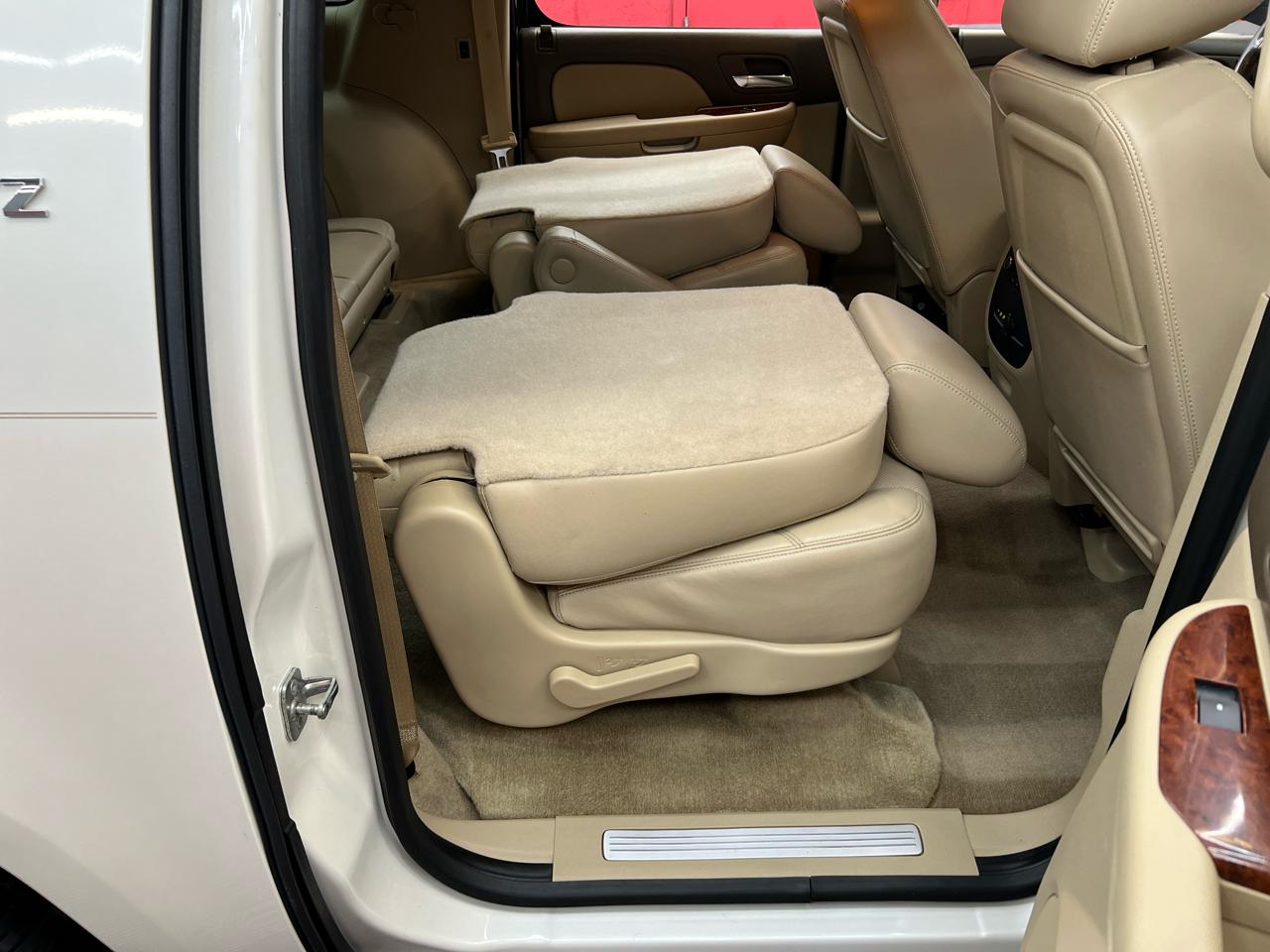 Chevrolet Suburban LTZ 1500 4WD 2012