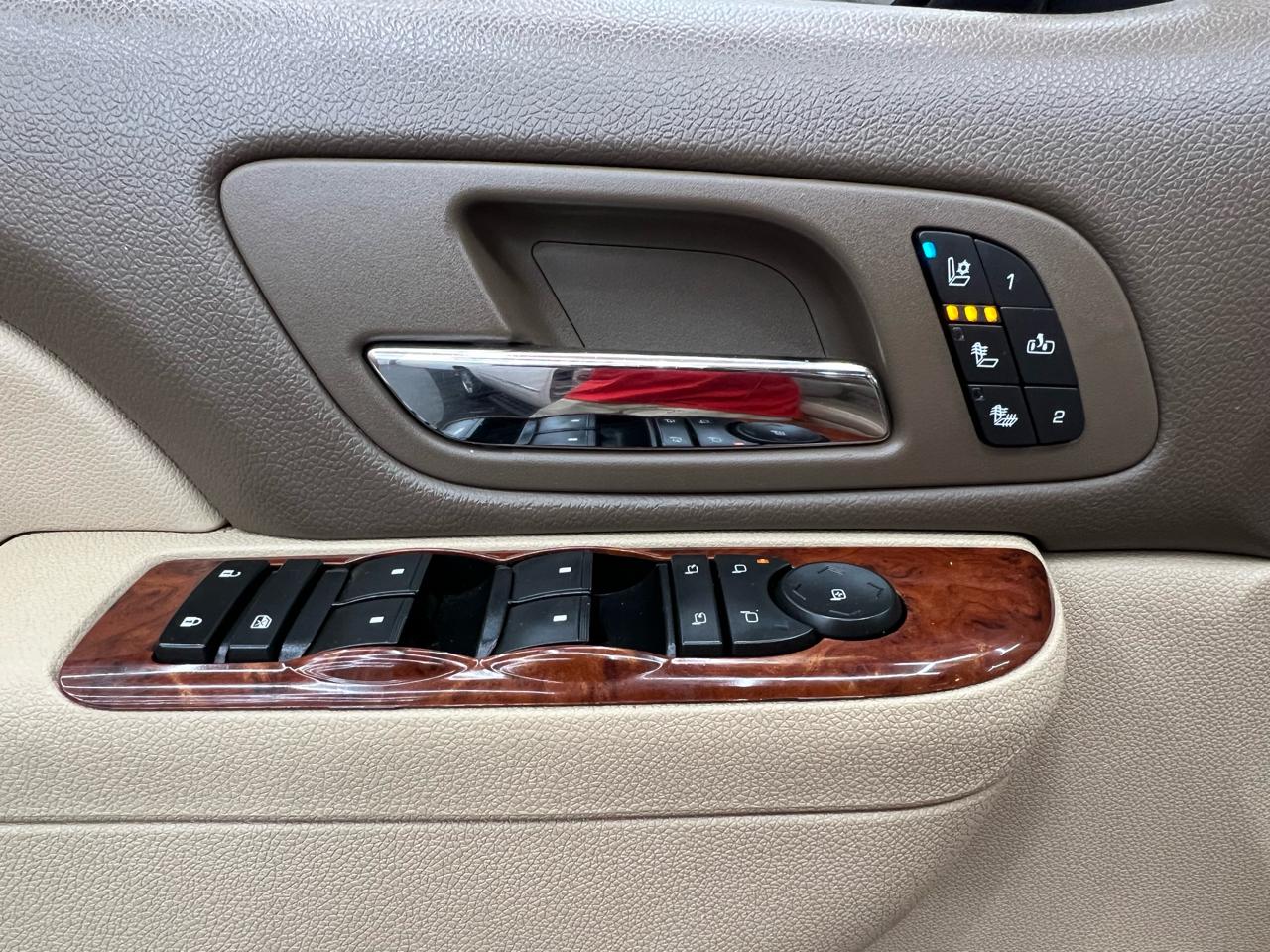 Chevrolet Suburban LTZ 1500 4WD 2012