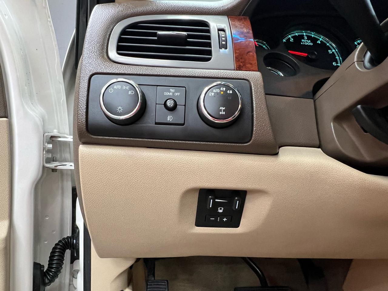 Chevrolet Suburban LTZ 1500 4WD 2012