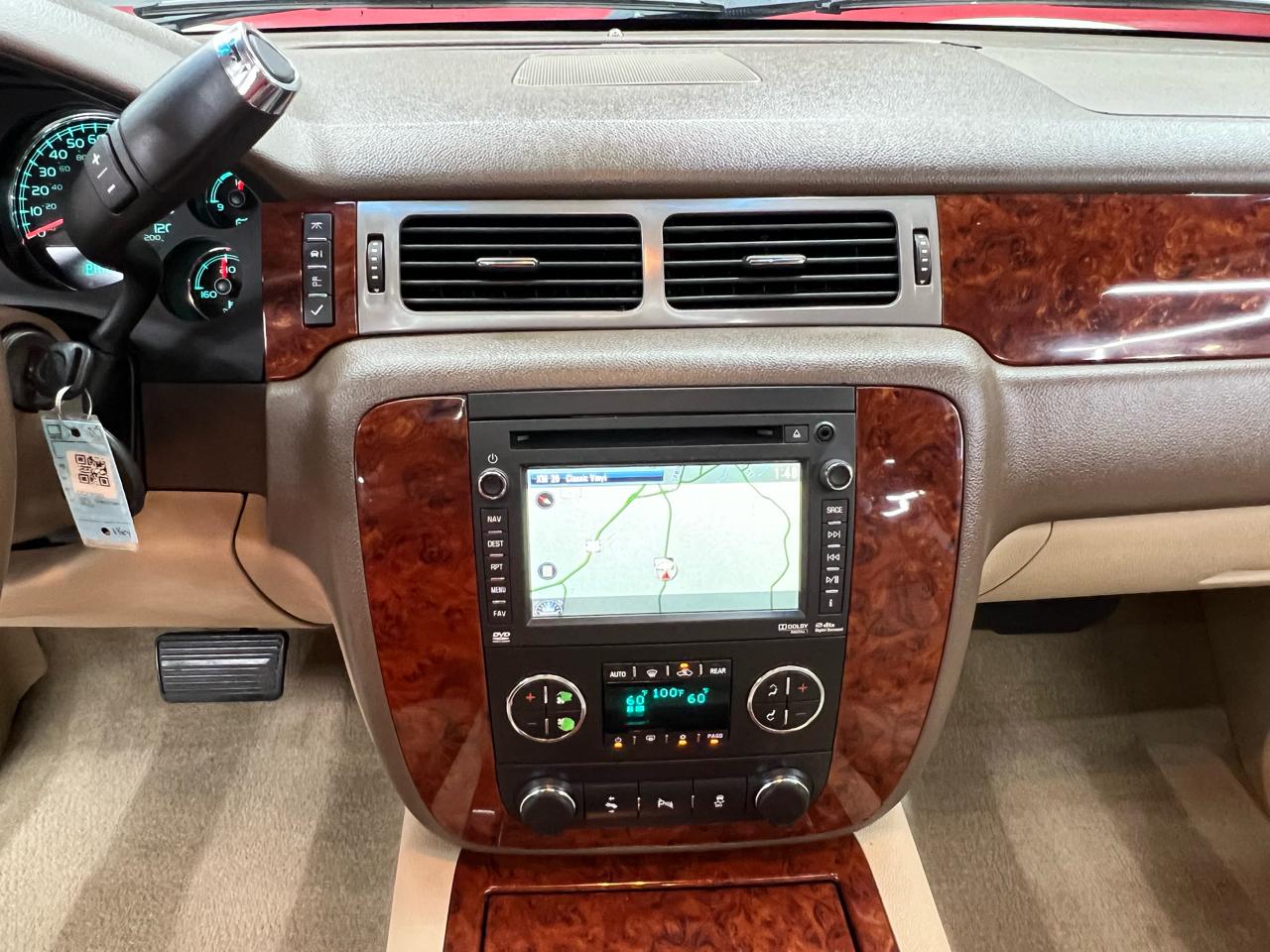 Chevrolet Suburban LTZ 1500 4WD 2012