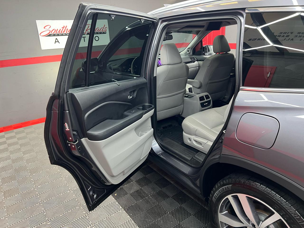 Honda Pilot Touring 2WD 2018