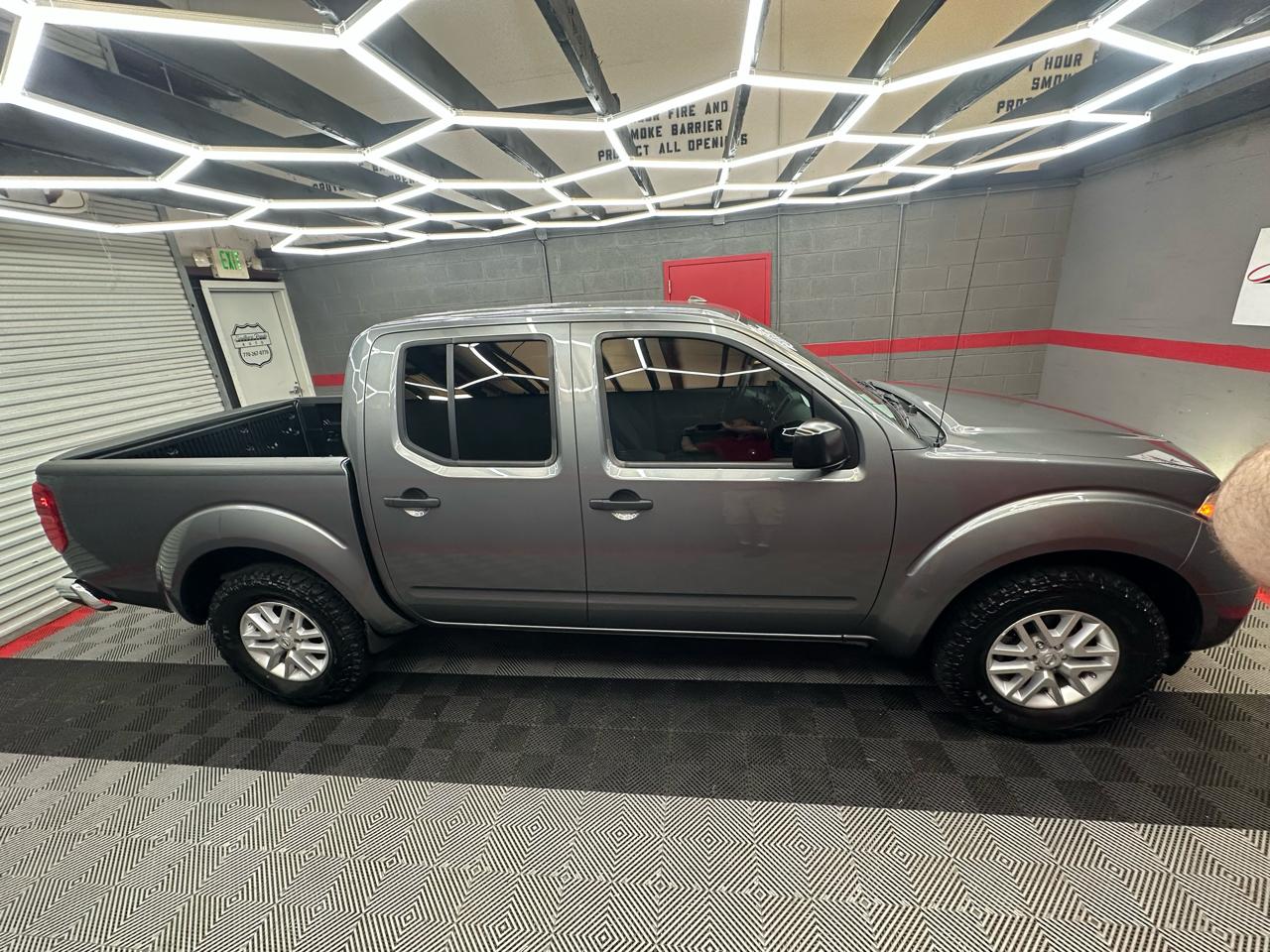 Nissan Frontier SV Crew Cab V6 2017