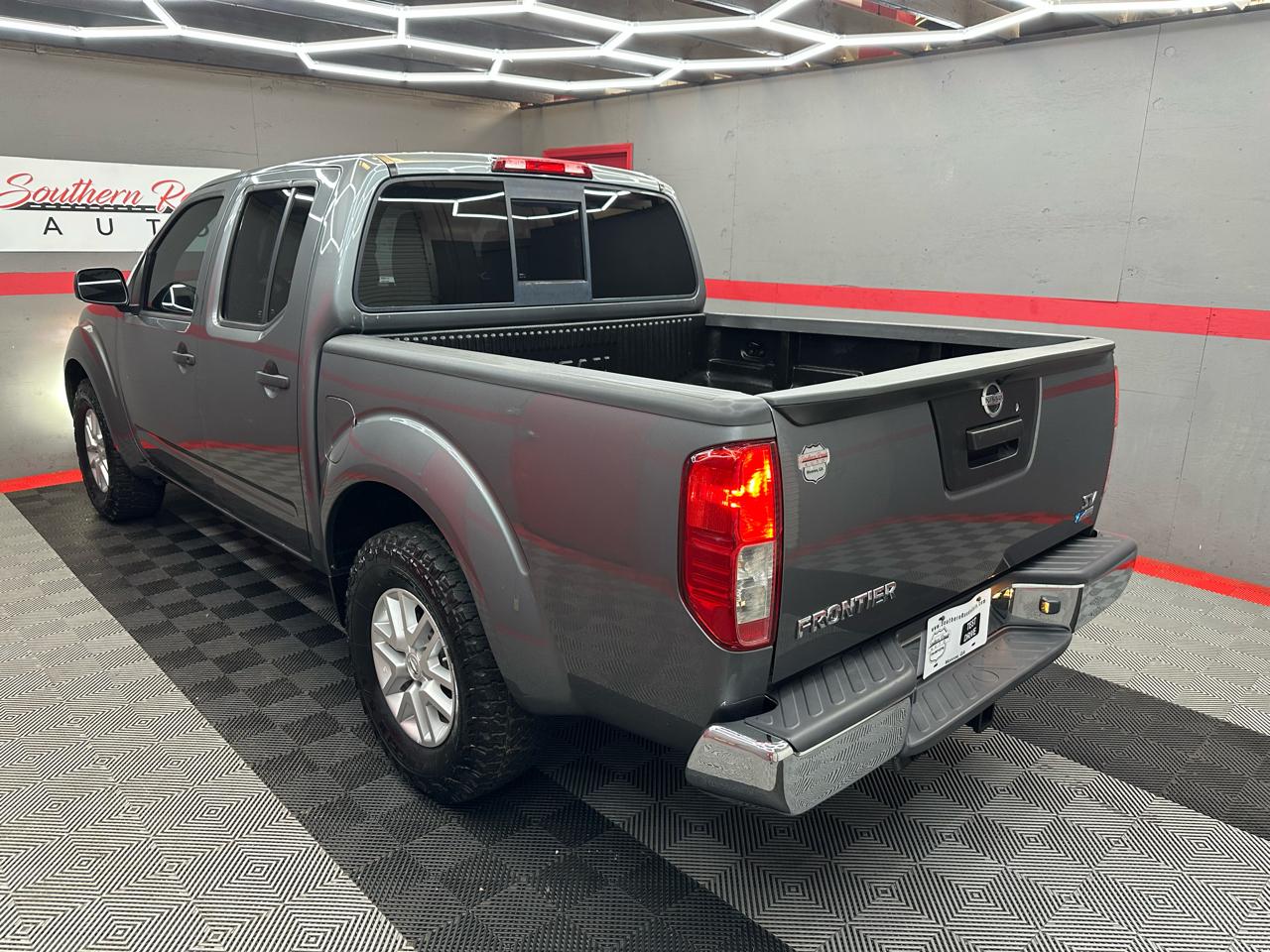 Nissan Frontier SV Crew Cab V6 2017