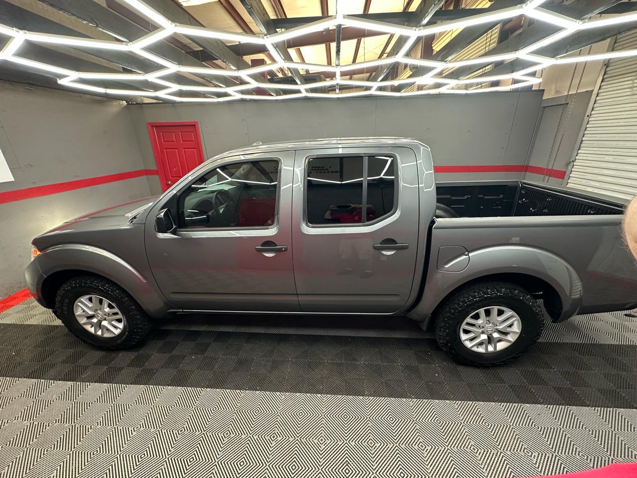 Nissan Frontier SV Crew Cab V6 2017