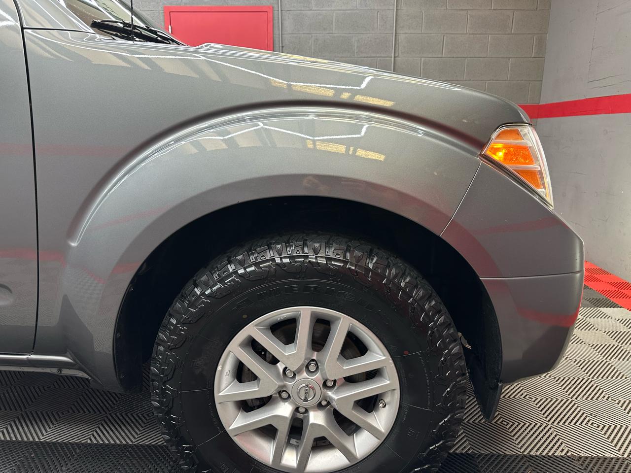 Nissan Frontier SV Crew Cab V6 2017