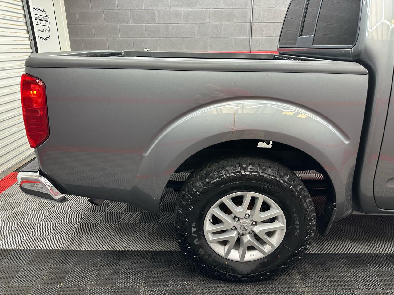 Nissan Frontier SV Crew Cab V6 2017