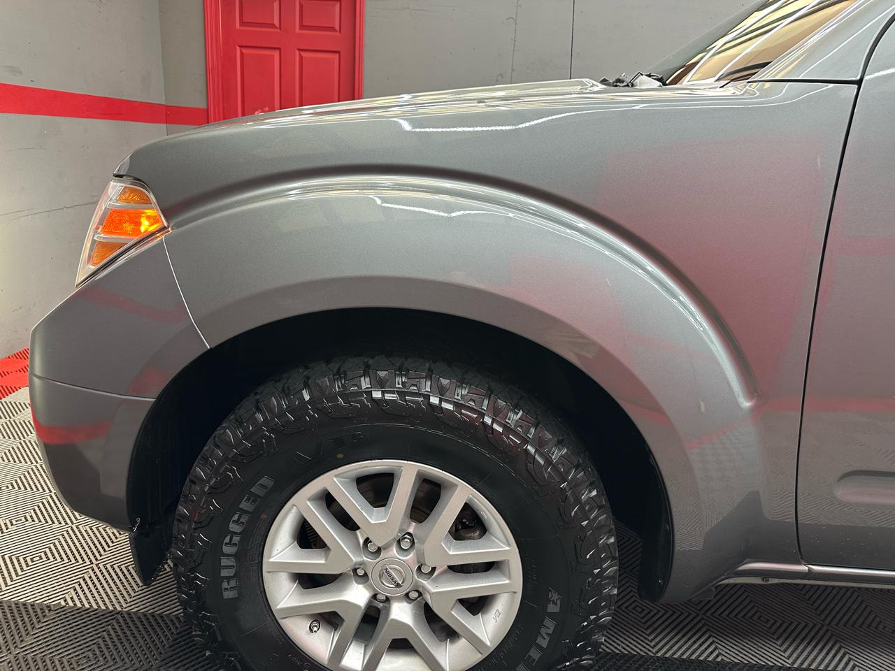Nissan Frontier SV Crew Cab V6 2017