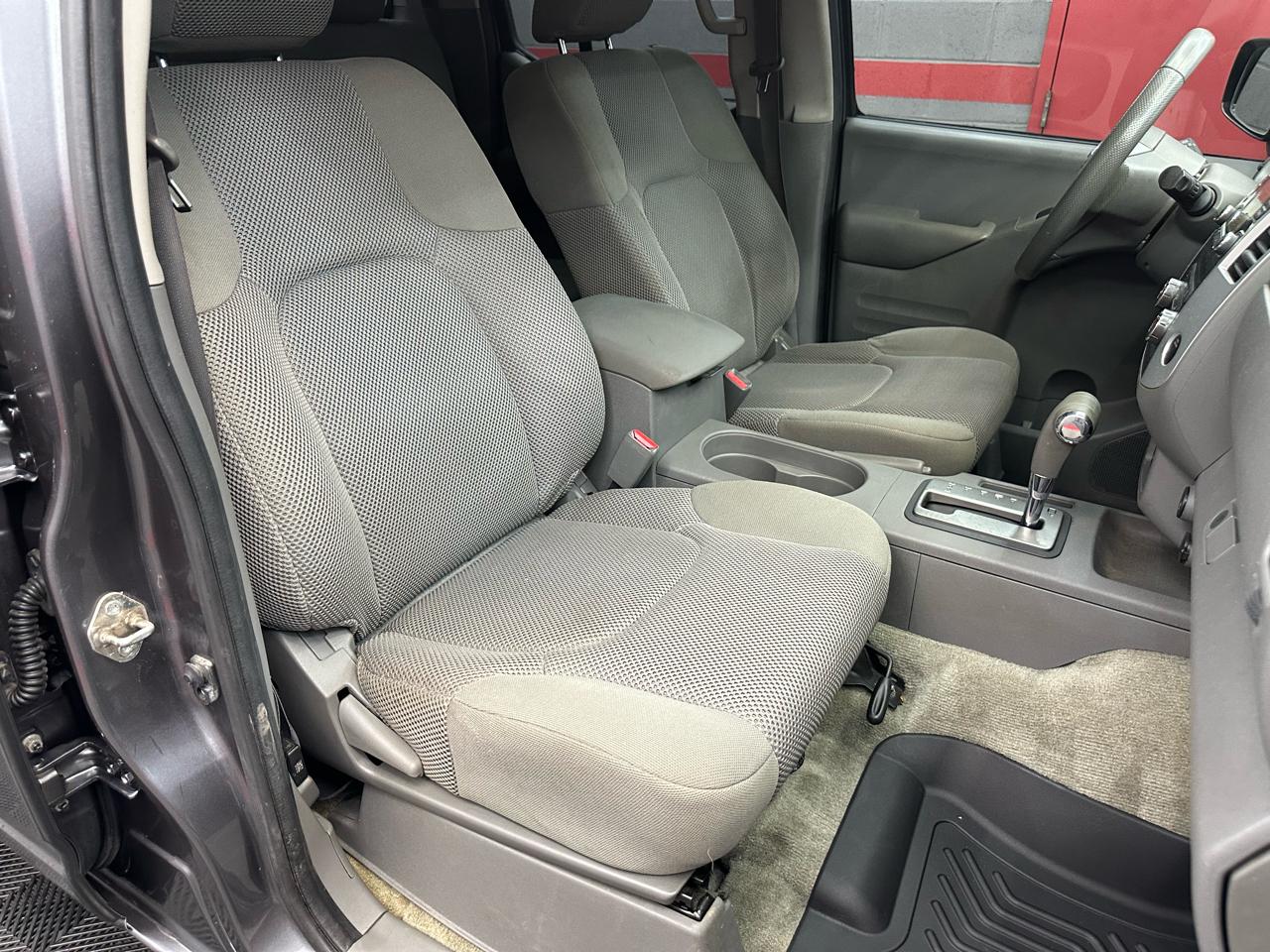 Nissan Frontier SV Crew Cab V6 2017