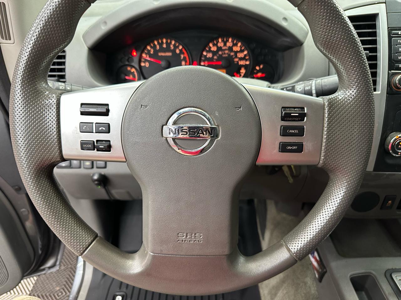 Nissan Frontier SV Crew Cab V6 2017