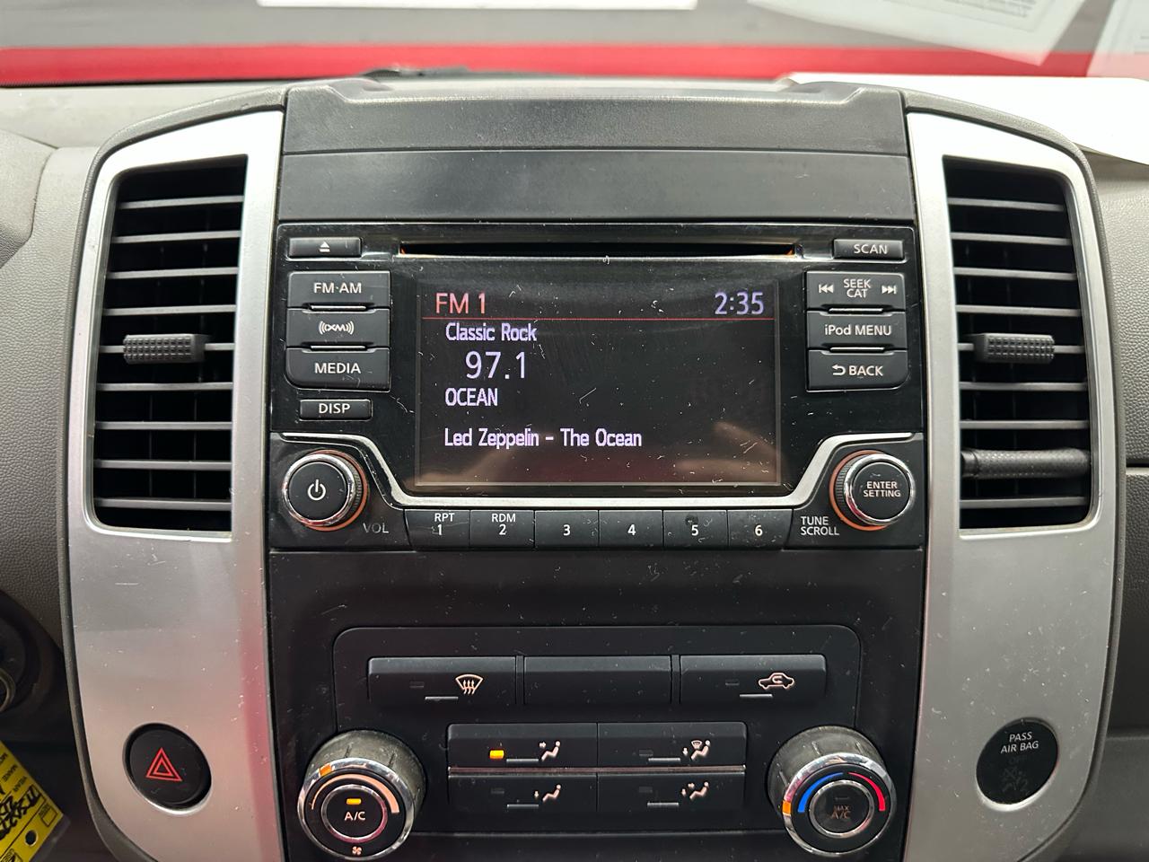 Nissan Frontier SV Crew Cab V6 2017