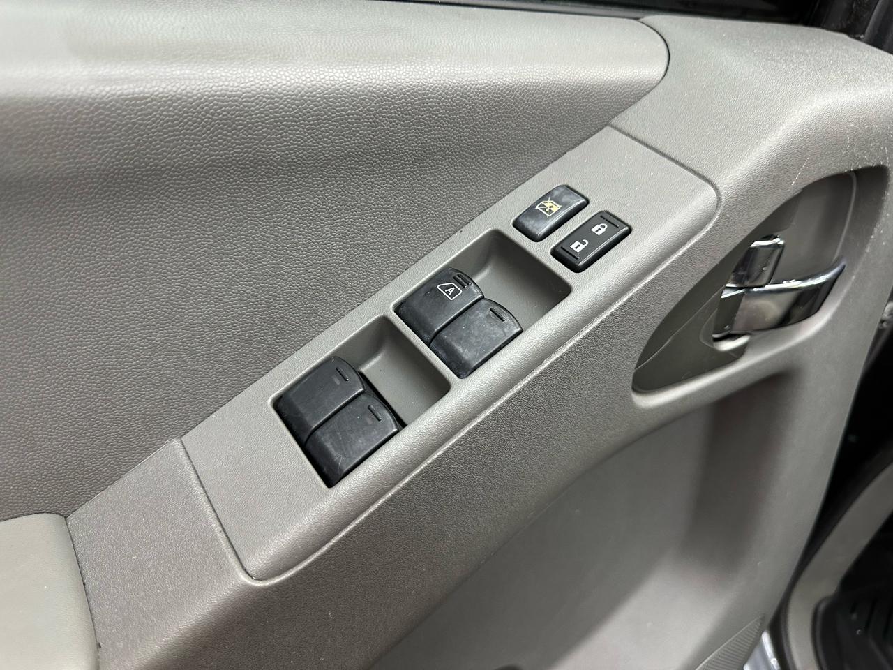 Nissan Frontier SV Crew Cab V6 2017
