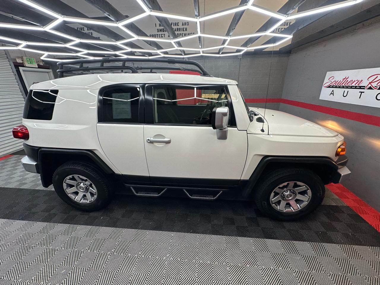 Toyota FJ Cruiser 4WD AT 2014