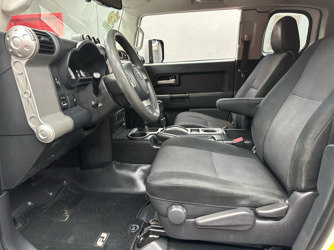 Toyota FJ Cruiser 4WD AT 2014
