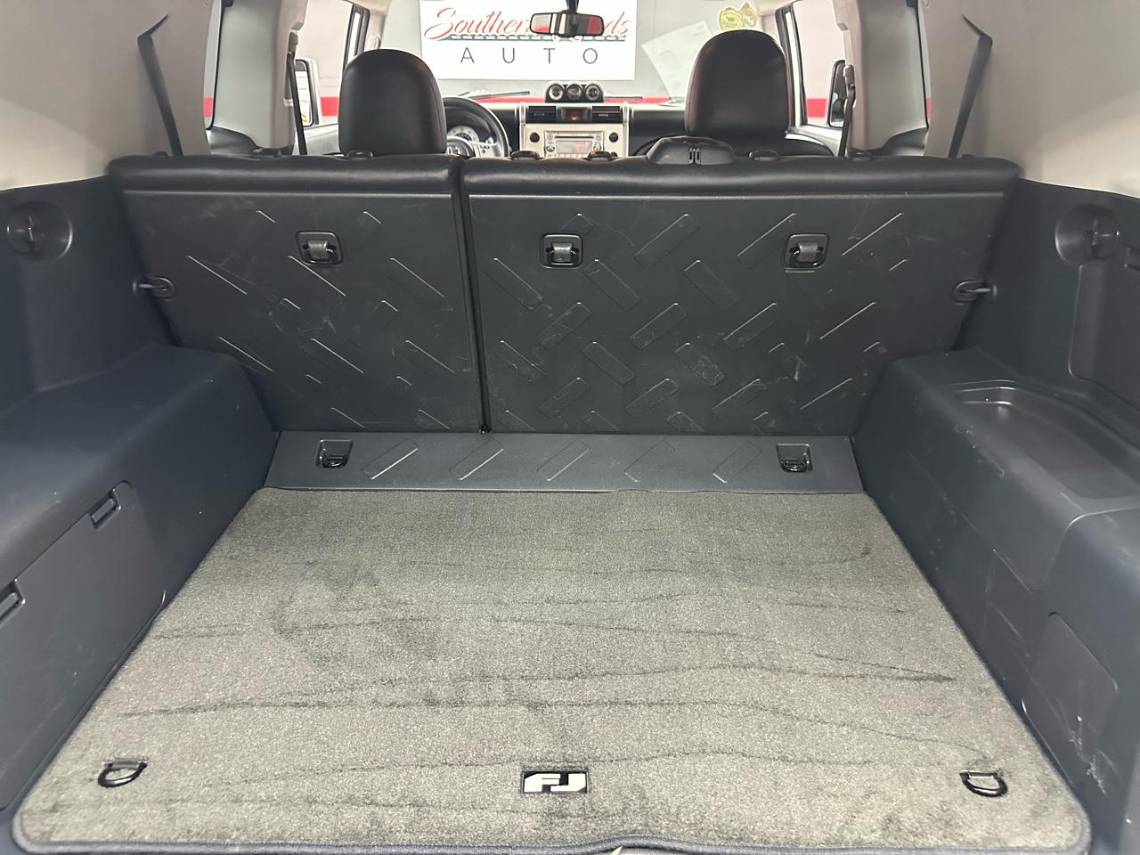 Toyota FJ Cruiser 4WD AT 2014