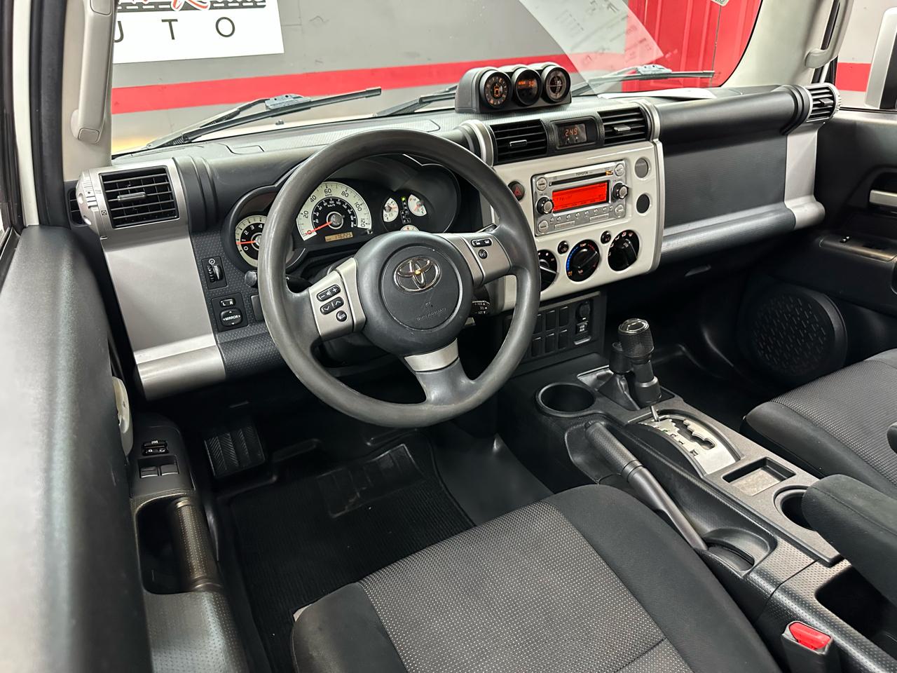 Toyota FJ Cruiser 4WD AT 2014