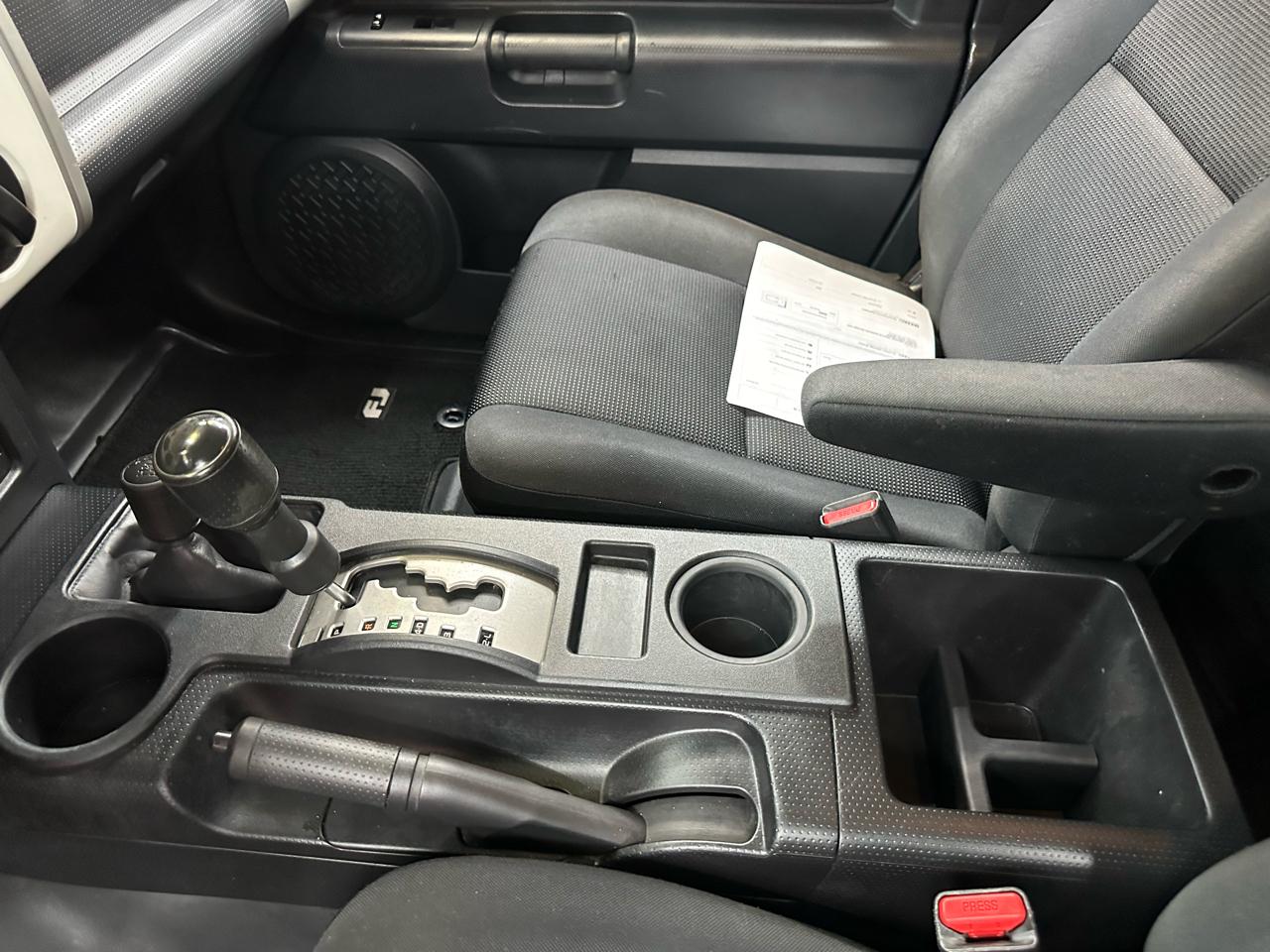 Toyota FJ Cruiser 4WD AT 2014