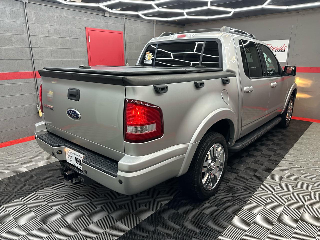 Ford Explorer Sport Trac Limited 4.0L 2WD 2010