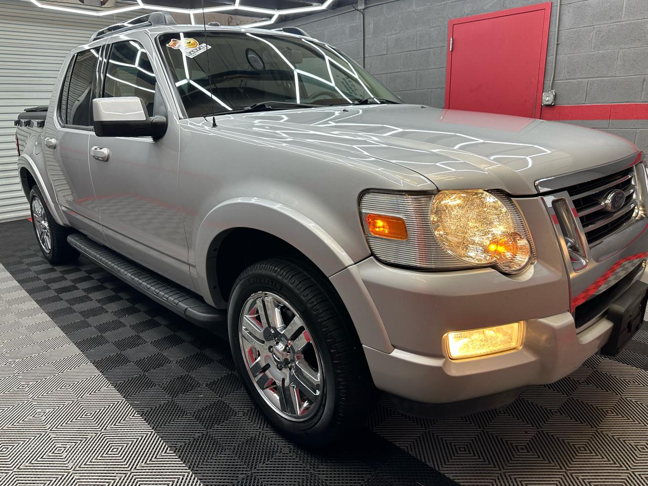 Ford Explorer Sport Trac Limited 4.0L 2WD 2010