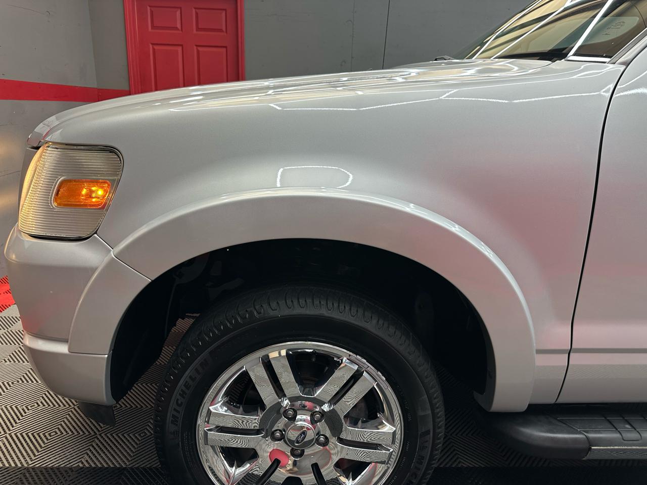 Ford Explorer Sport Trac Limited 4.0L 2WD 2010