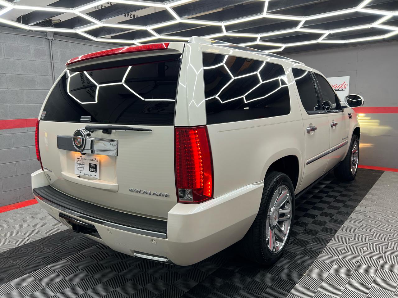 Cadillac Escalade ESV 2WD Platinum 2013