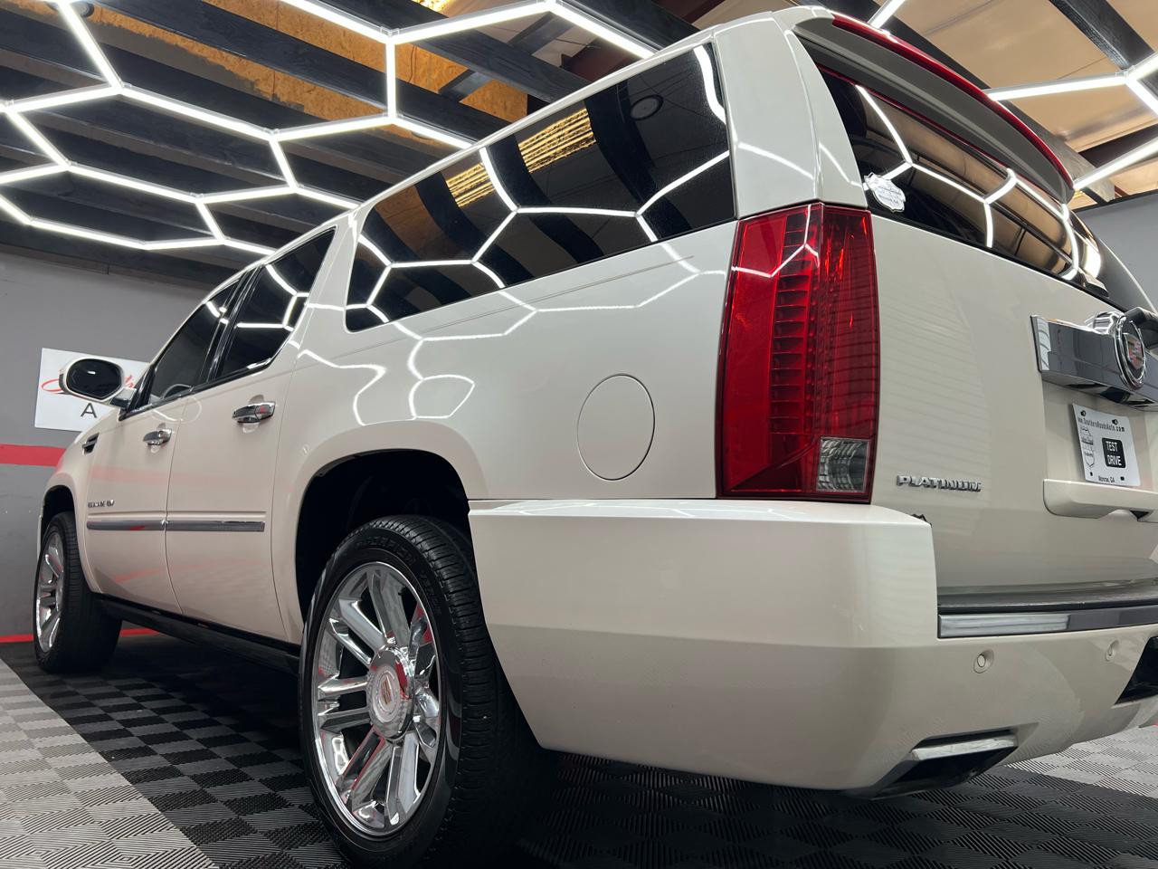 Cadillac Escalade ESV 2WD Platinum 2013