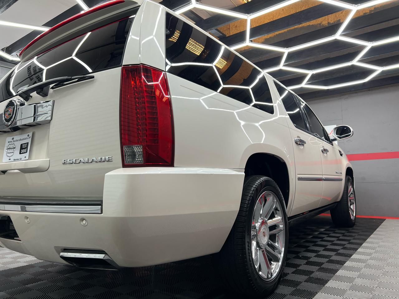 Cadillac Escalade ESV 2WD Platinum 2013