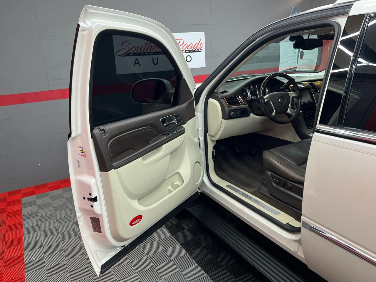 Cadillac Escalade ESV 2WD Platinum 2013