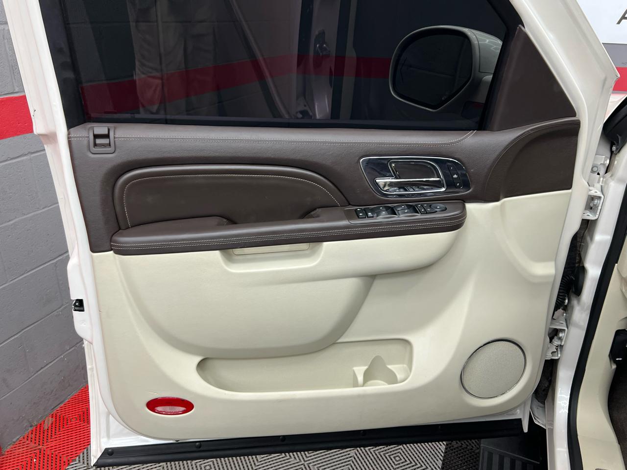 Cadillac Escalade ESV 2WD Platinum 2013