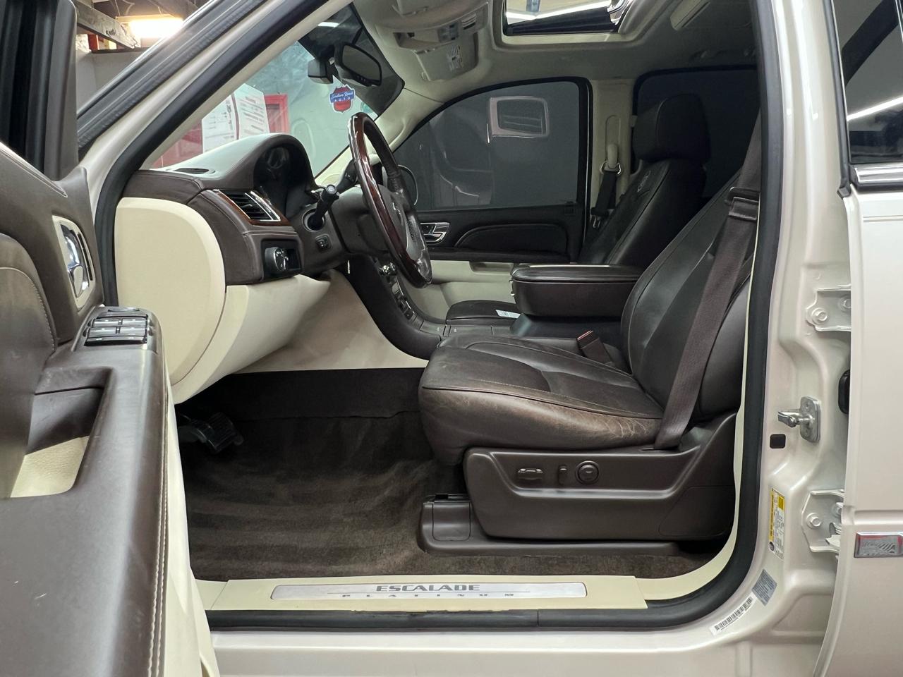 Cadillac Escalade ESV 2WD Platinum 2013
