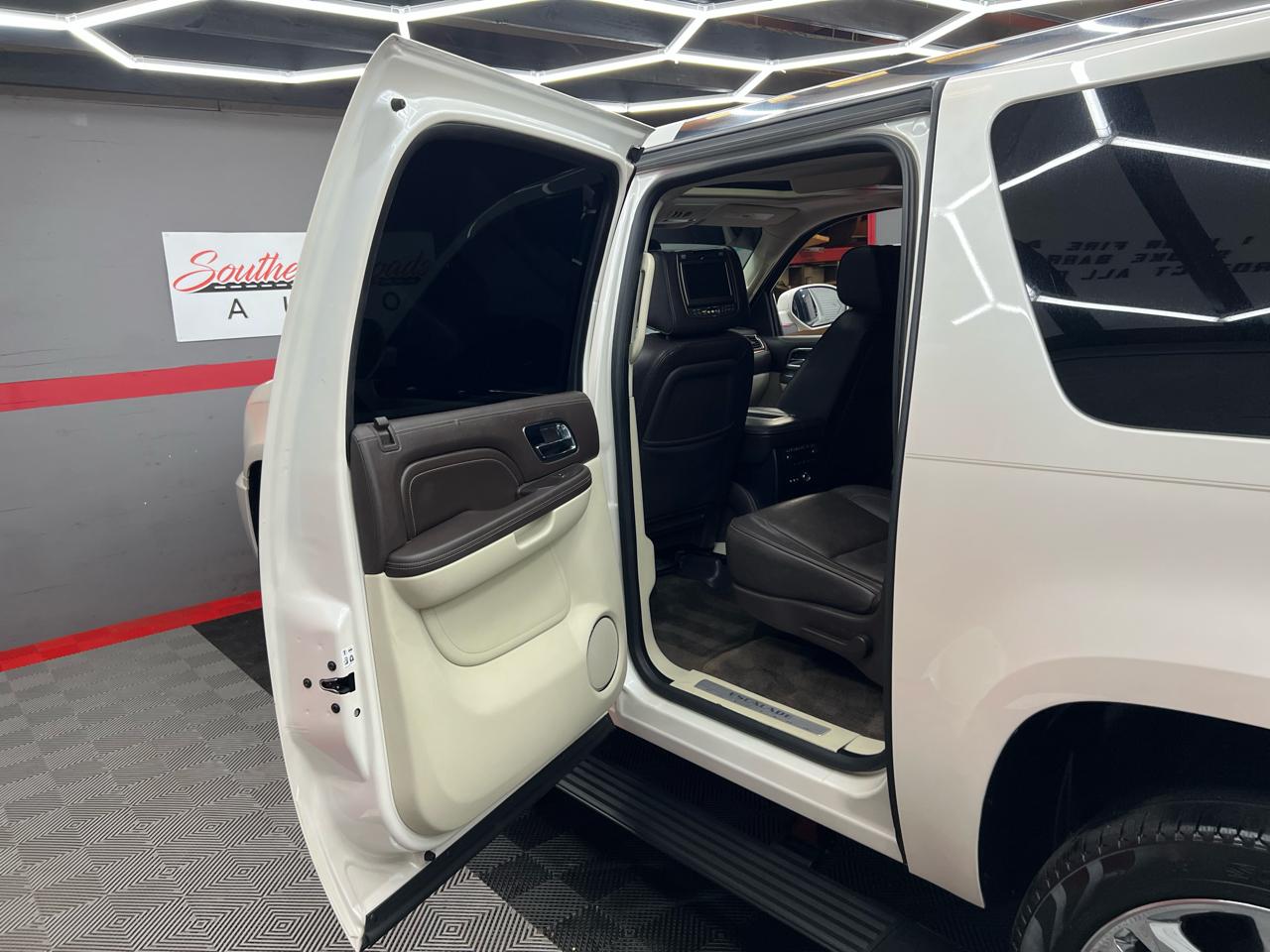 Cadillac Escalade ESV 2WD Platinum 2013