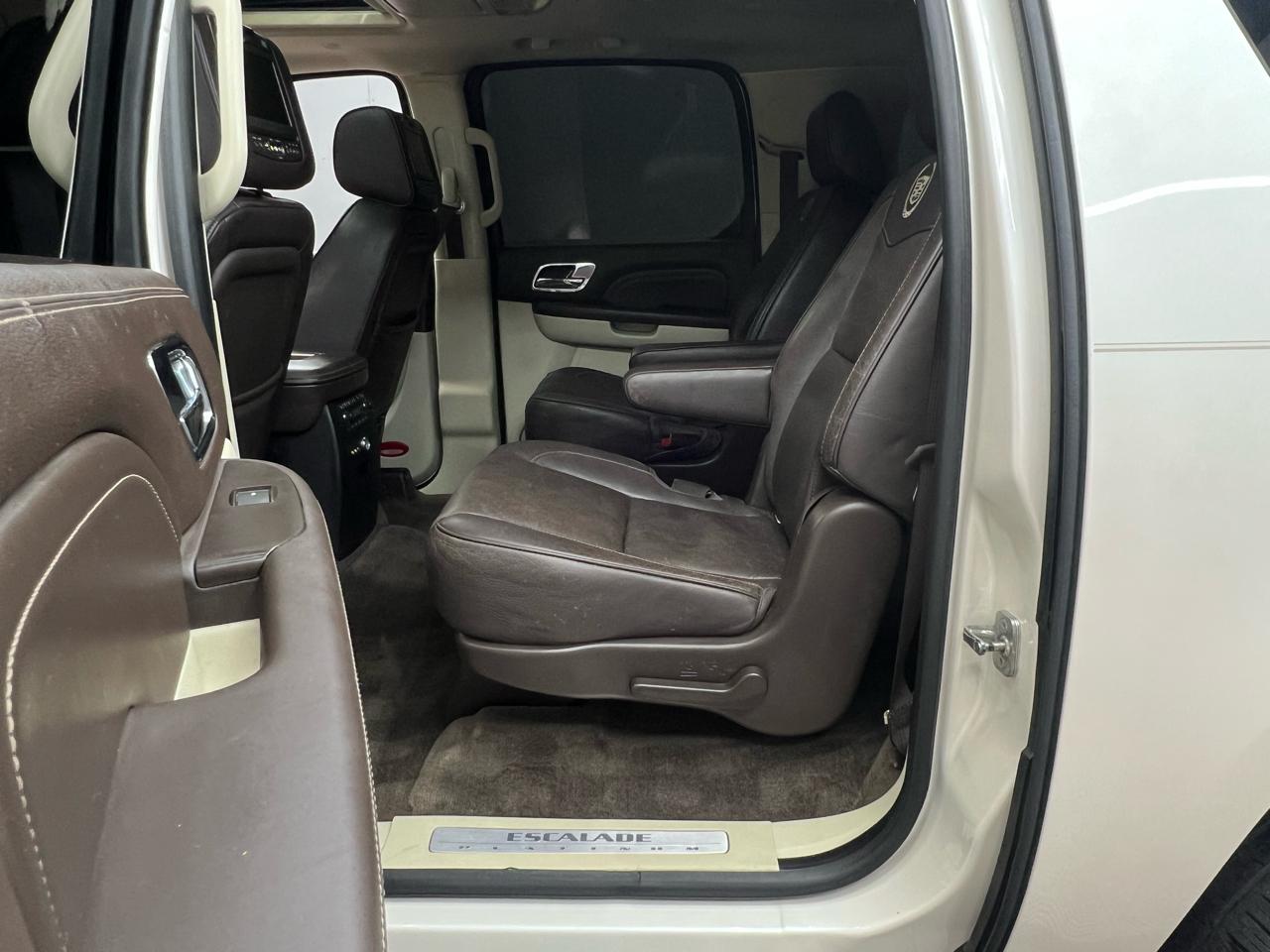 Cadillac Escalade ESV 2WD Platinum 2013