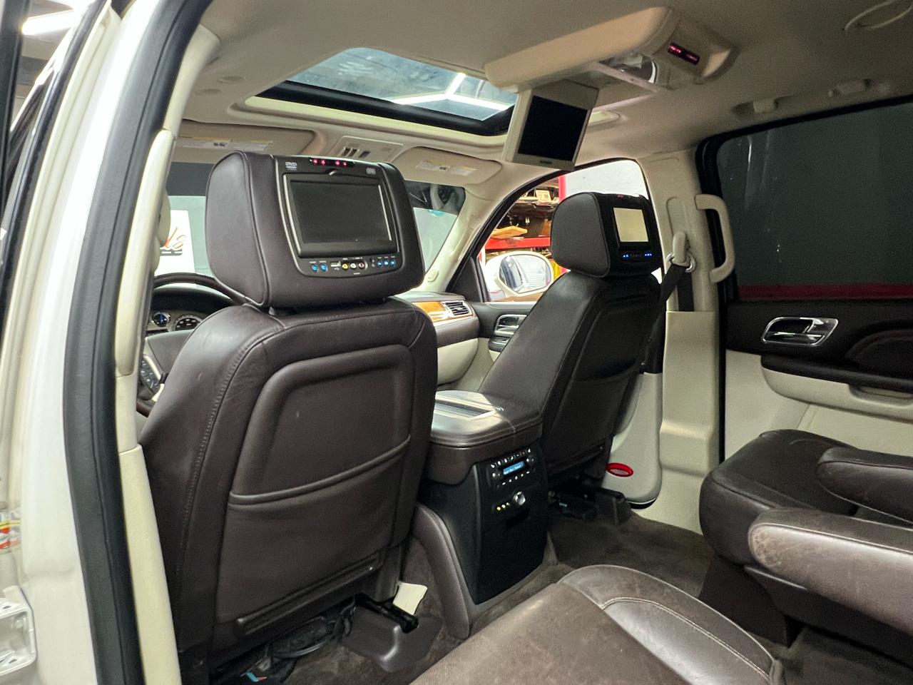 Cadillac Escalade ESV 2WD Platinum 2013