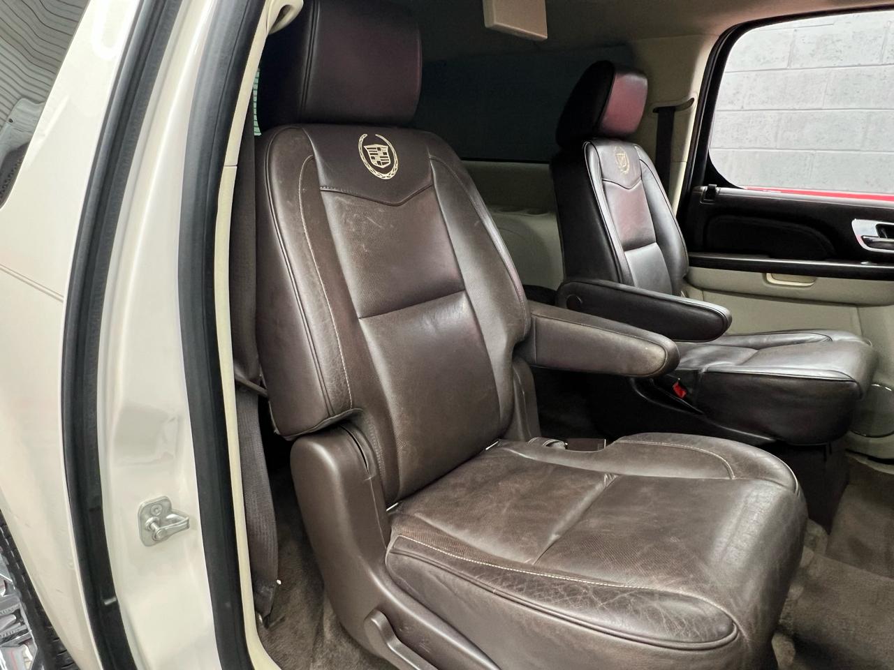 Cadillac Escalade ESV 2WD Platinum 2013
