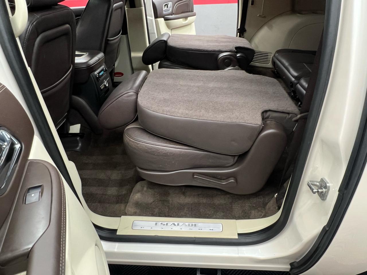 Cadillac Escalade ESV 2WD Platinum 2013