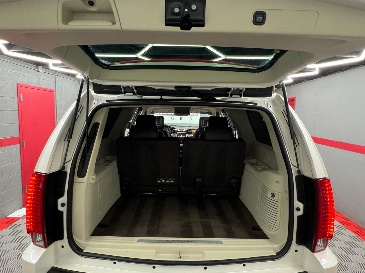 Cadillac Escalade ESV 2WD Platinum 2013
