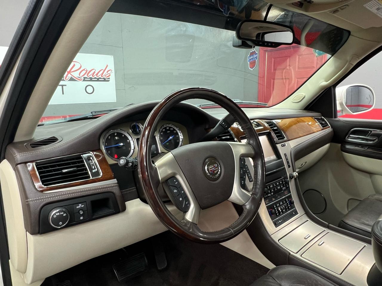 Cadillac Escalade ESV 2WD Platinum 2013