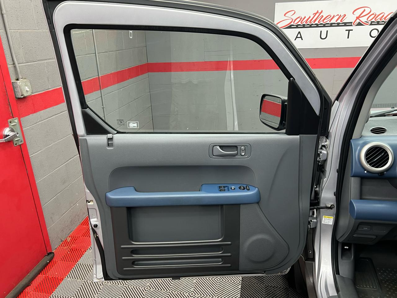 Honda Element EX 4WD AT w/ Front Side Airbags 2003