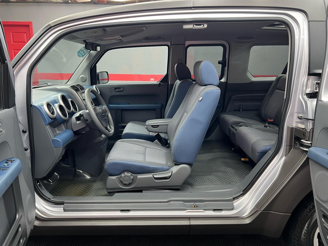 Honda Element EX 4WD AT w/ Front Side Airbags 2003