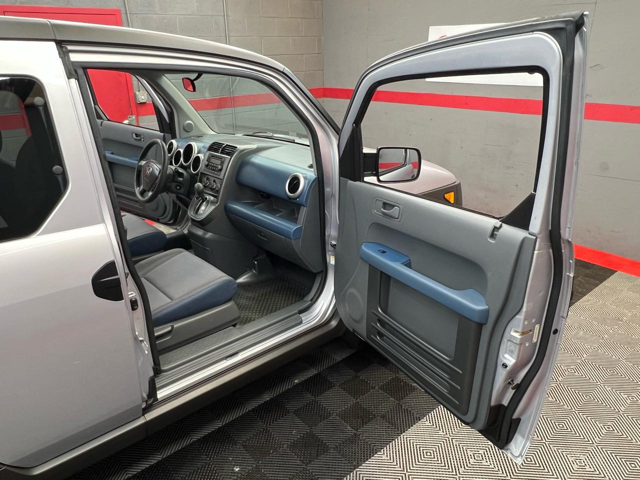 Honda Element EX 4WD AT w/ Front Side Airbags 2003
