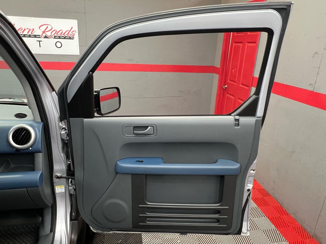 Honda Element EX 4WD AT w/ Front Side Airbags 2003