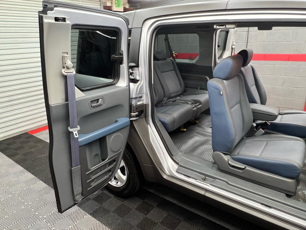 Honda Element EX 4WD AT w/ Front Side Airbags 2003