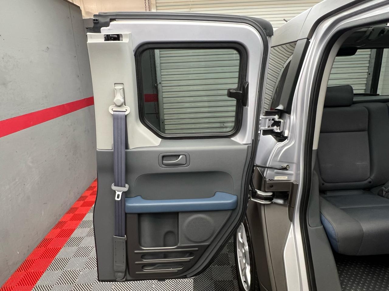 Honda Element EX 4WD AT w/ Front Side Airbags 2003