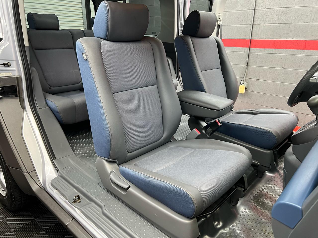 Honda Element EX 4WD AT w/ Front Side Airbags 2003