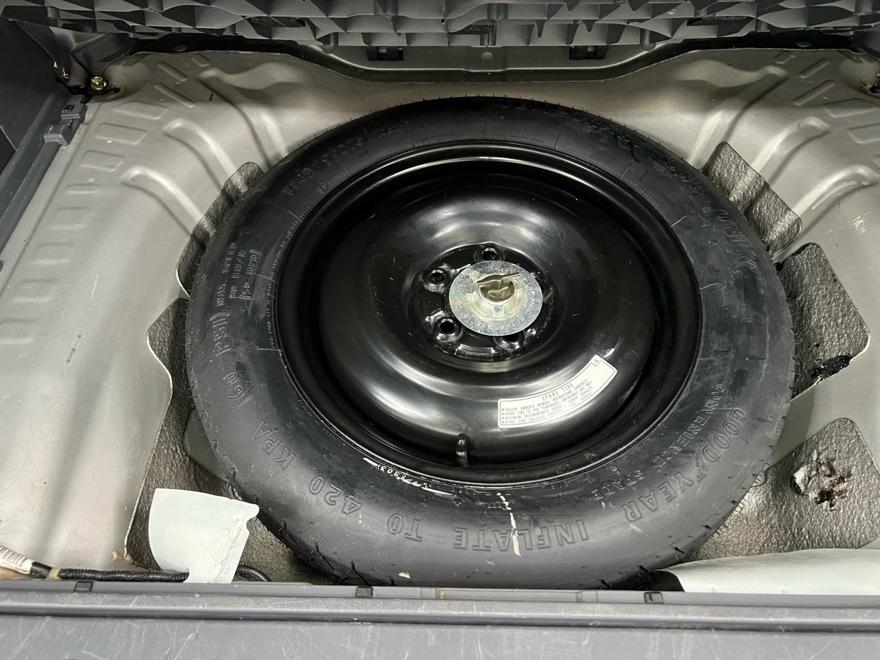 Honda Element EX 4WD AT w/ Front Side Airbags 2003