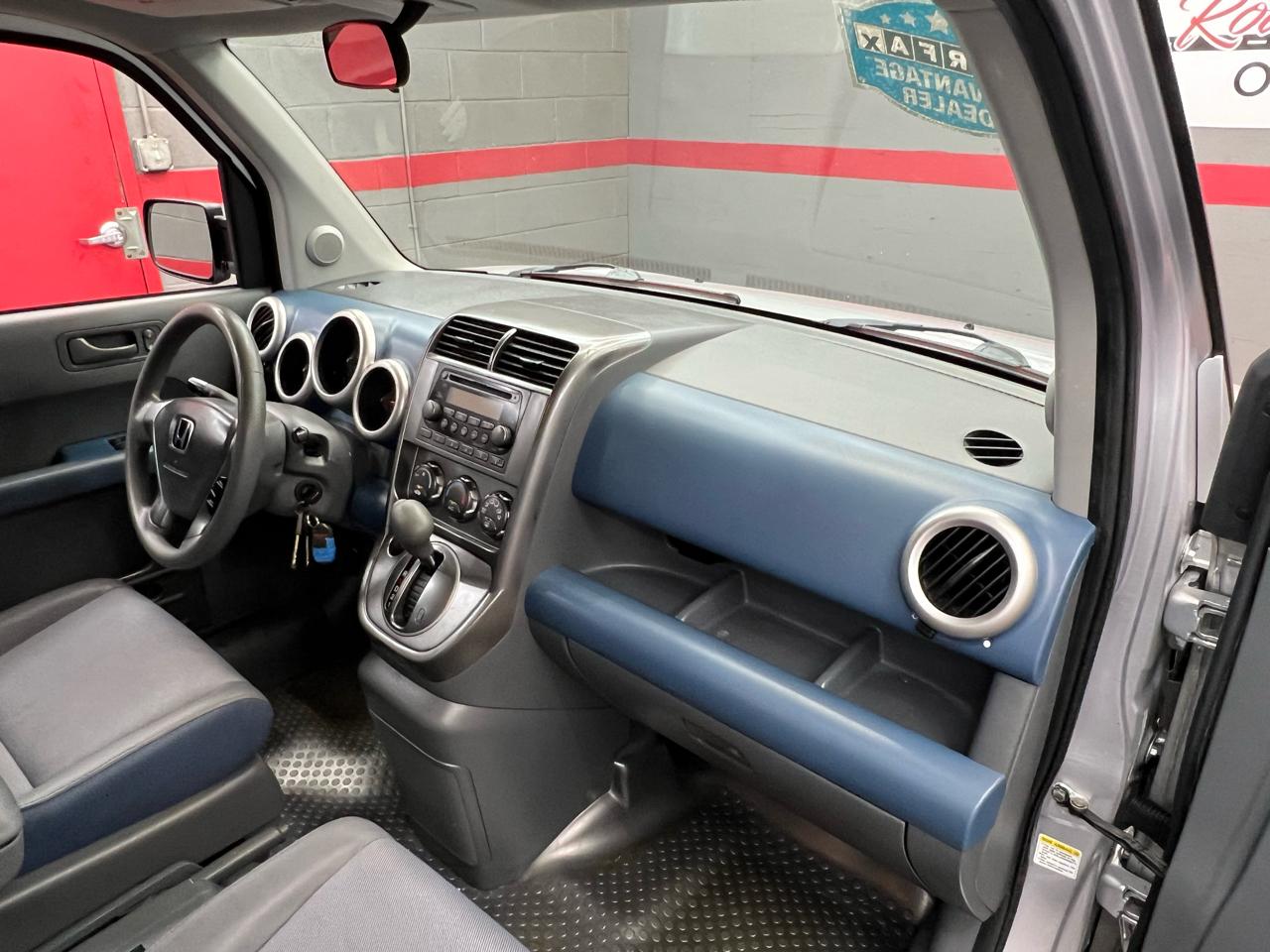Honda Element EX 4WD AT w/ Front Side Airbags 2003